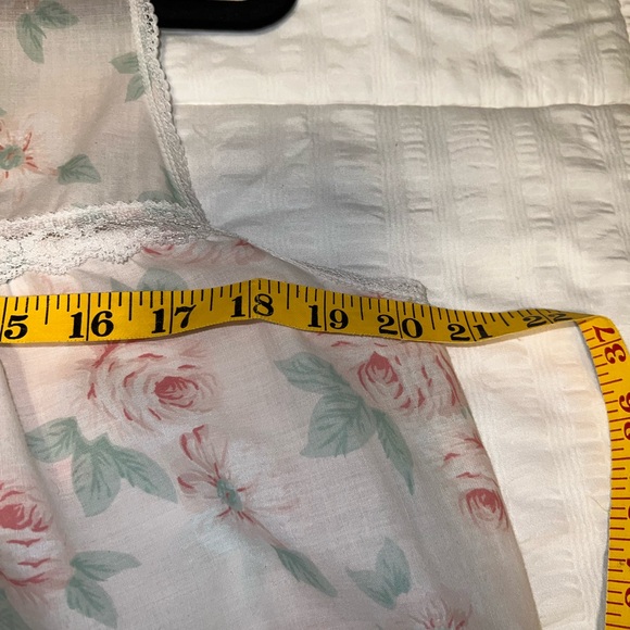 Carriage Court Nightgown - Picture 6 of 7